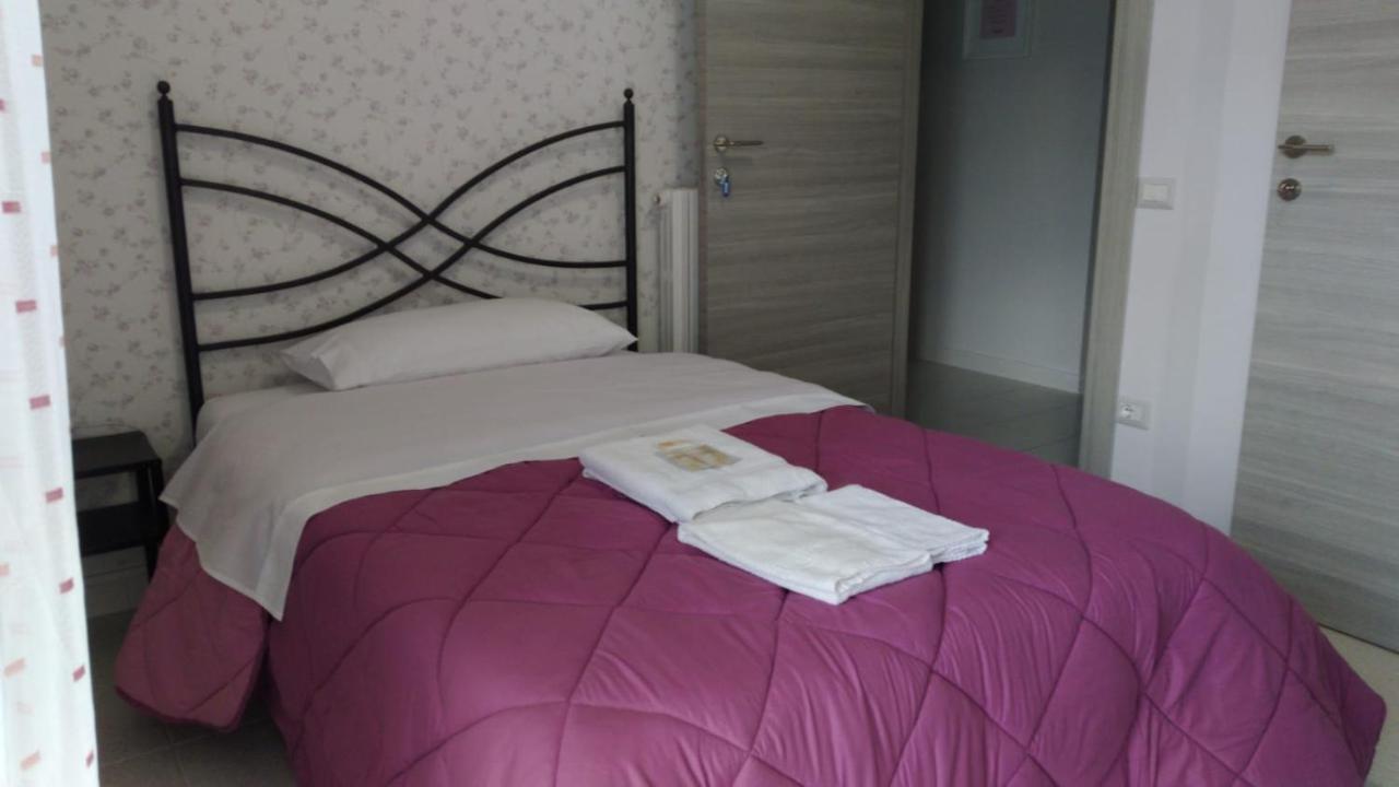 B&B Mariele บาโรนิสซี ภายนอก รูปภาพ